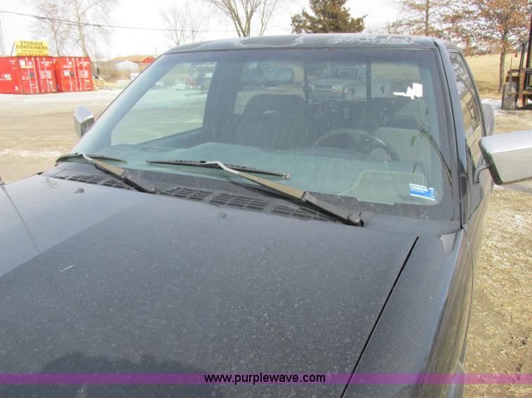 image for item K2044 1994 Chevrolet S10 pickup truck