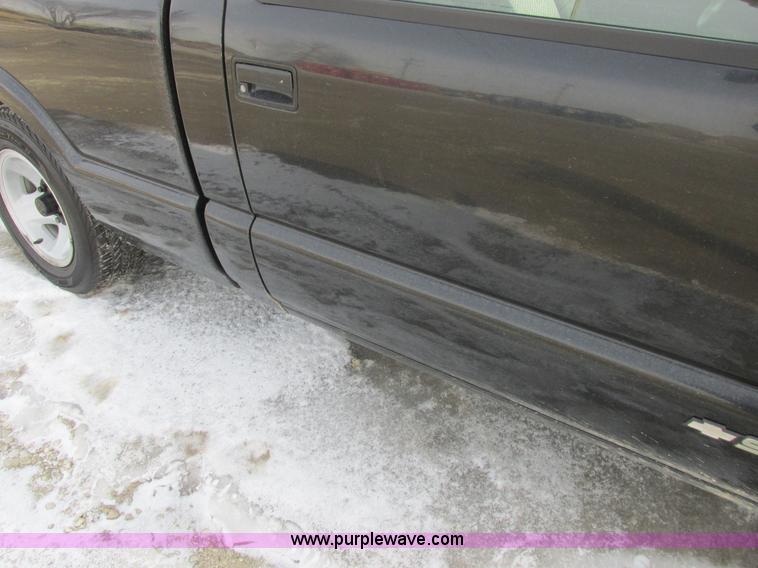 image for item K2044 1994 Chevrolet S10 pickup truck