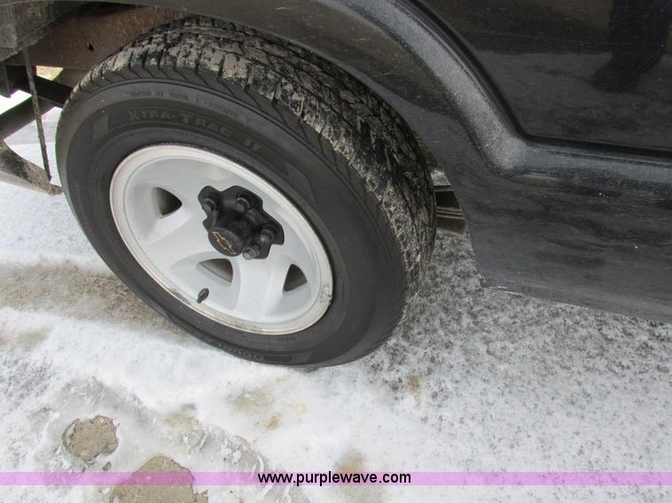 image for item K2044 1994 Chevrolet S10 pickup truck