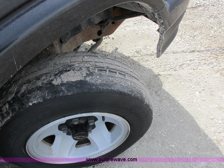 image for item K2044 1994 Chevrolet S10 pickup truck