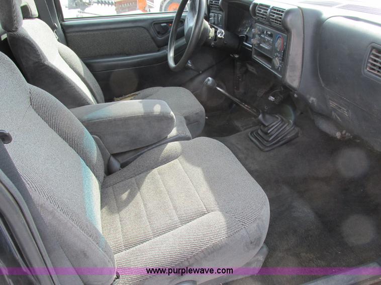 image for item K2044 1994 Chevrolet S10 pickup truck