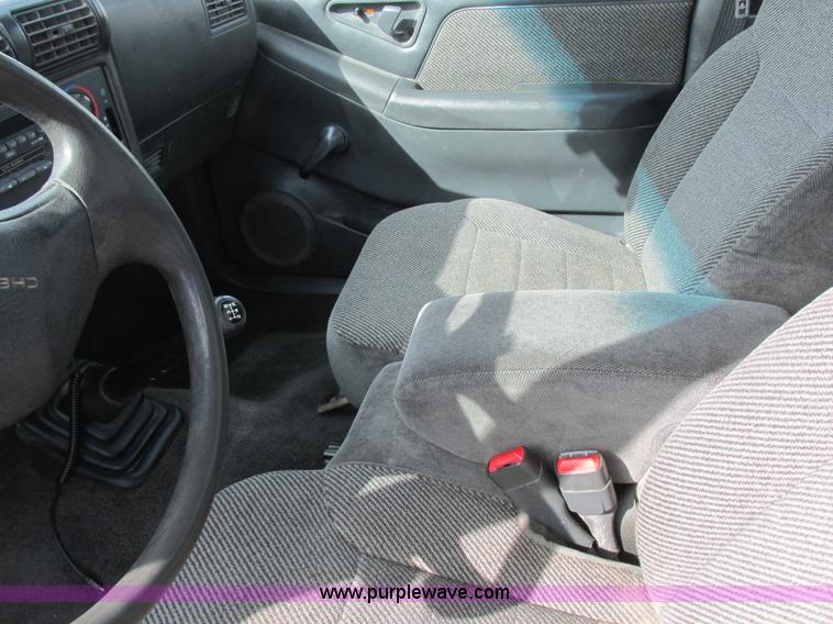 image for item K2044 1994 Chevrolet S10 pickup truck