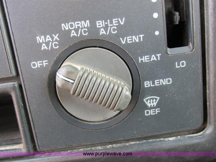 image for item K2044 1994 Chevrolet S10 pickup truck