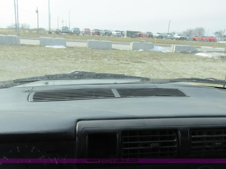 image for item K2044 1994 Chevrolet S10 pickup truck