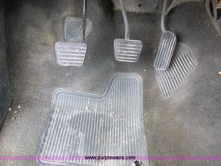 image for item K2044 1994 Chevrolet S10 pickup truck