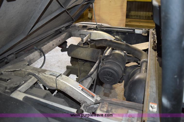 image for item K2297 2007 Club Car XRT 1550 utility vehicle