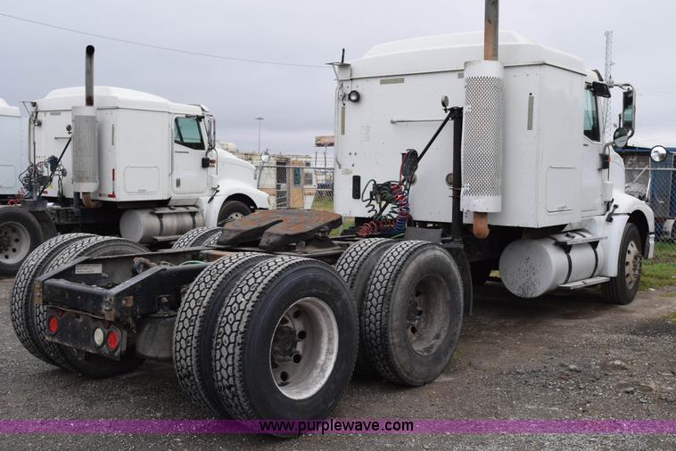 image for item K2311 2006 International 9200i semi truck