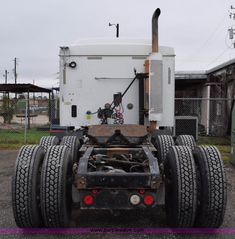 image for item K2311 2006 International 9200i semi truck