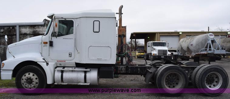 image for item K2311 2006 International 9200i semi truck