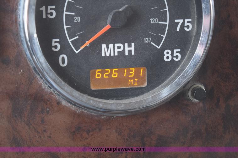 image for item K2311 2006 International 9200i semi truck