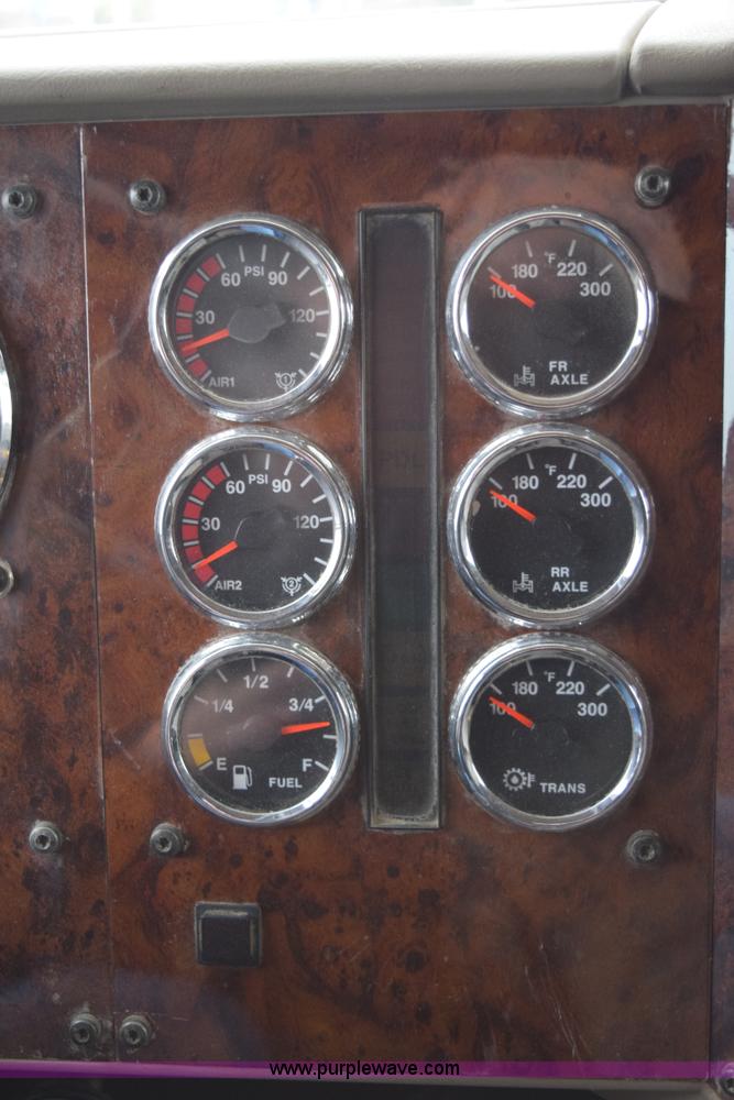 image for item K2311 2006 International 9200i semi truck