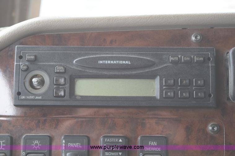 image for item K2311 2006 International 9200i semi truck