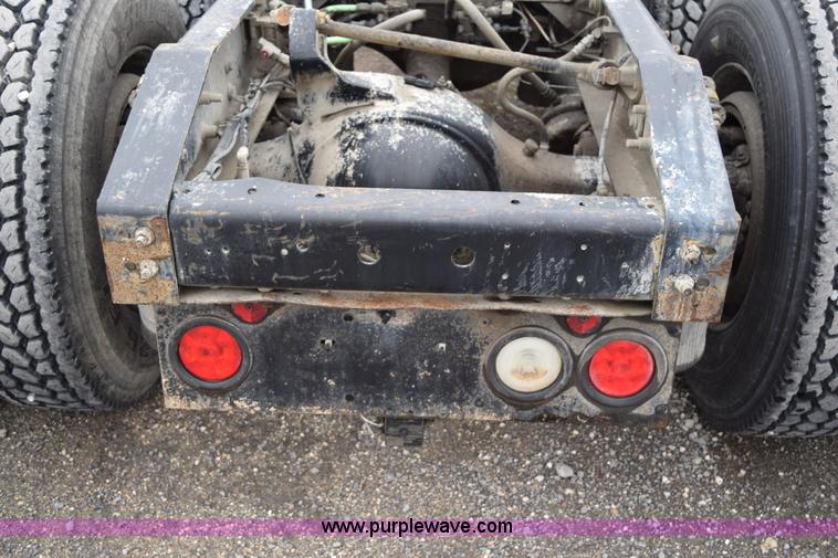 image for item K2311 2006 International 9200i semi truck