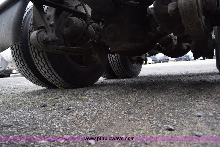 image for item K2311 2006 International 9200i semi truck