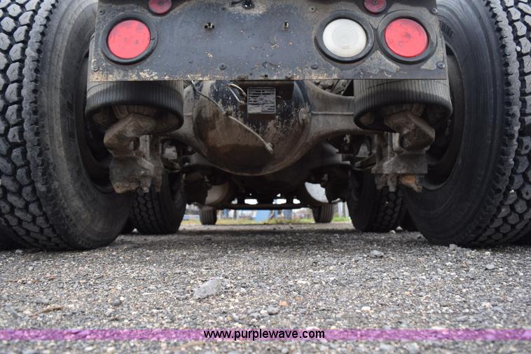 image for item K2311 2006 International 9200i semi truck