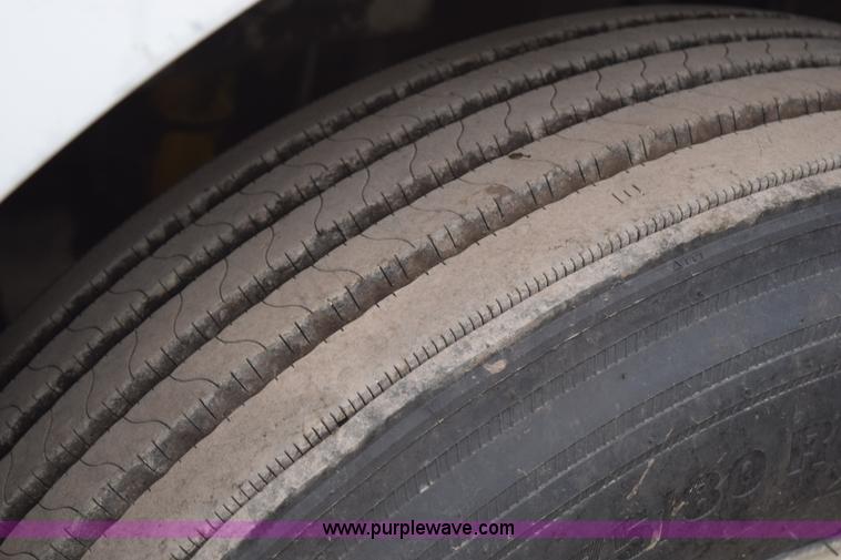 image for item K2311 2006 International 9200i semi truck