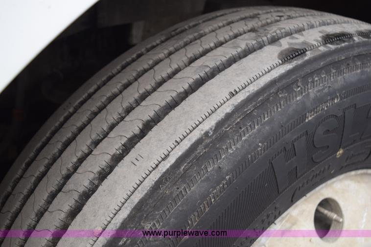 image for item K2311 2006 International 9200i semi truck