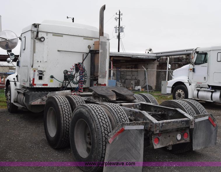 image for item K2312 2007 International 9200i semi truck