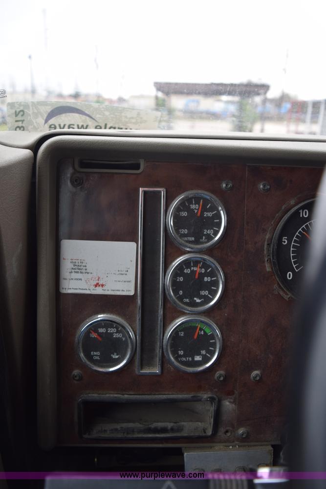 image for item K2312 2007 International 9200i semi truck