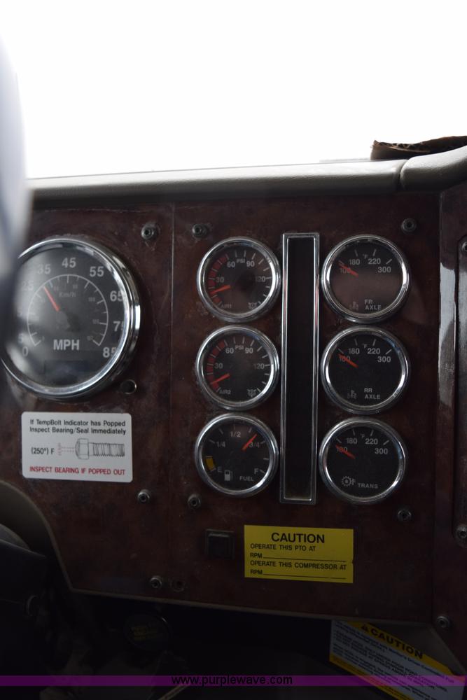 image for item K2312 2007 International 9200i semi truck