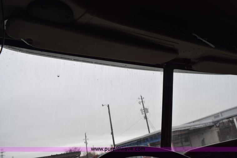 image for item K2312 2007 International 9200i semi truck