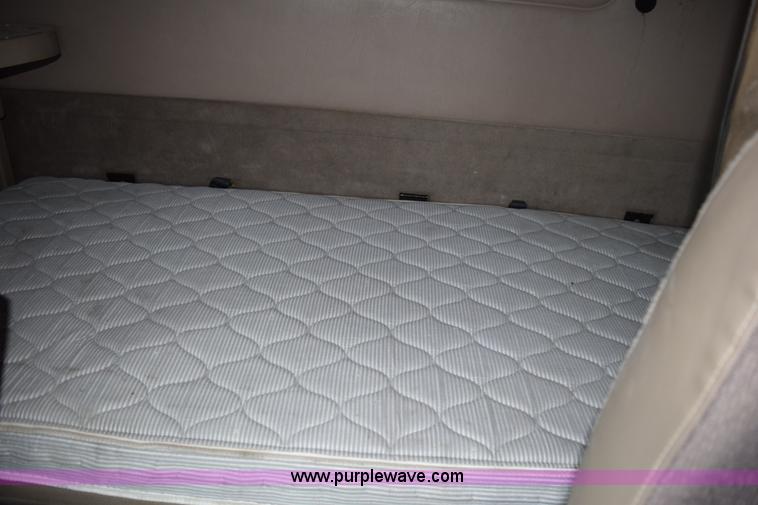 image for item K2312 2007 International 9200i semi truck