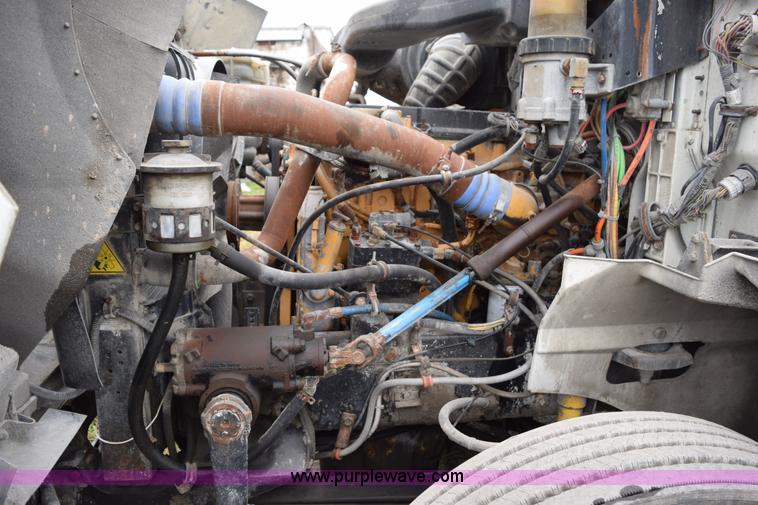 image for item K2312 2007 International 9200i semi truck