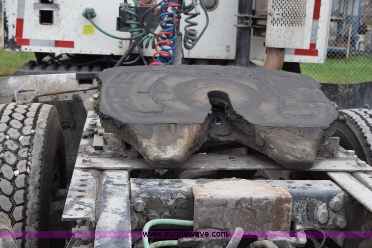 image for item K2312 2007 International 9200i semi truck