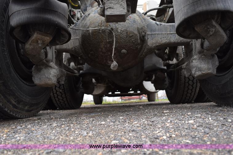 image for item K2312 2007 International 9200i semi truck