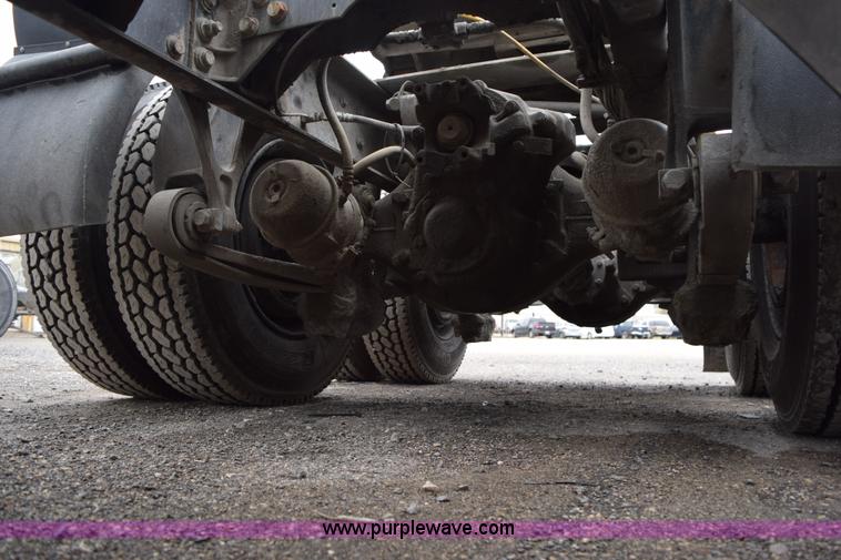 image for item K2312 2007 International 9200i semi truck