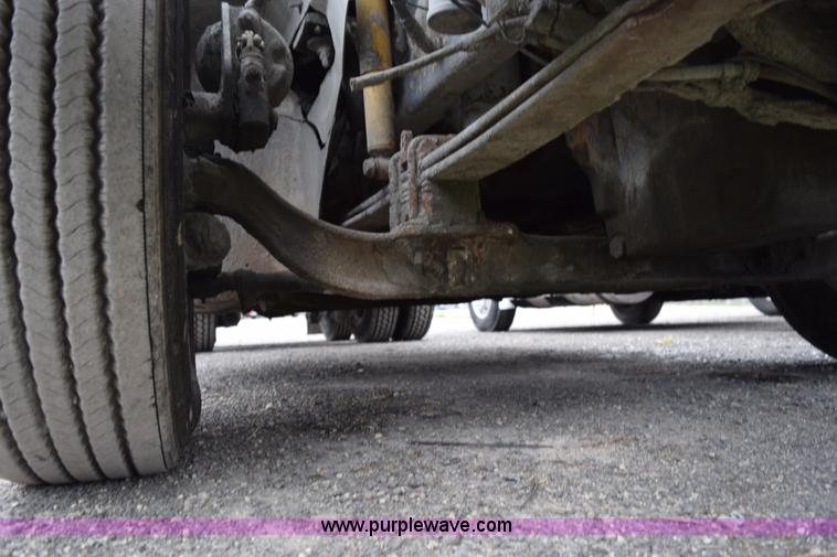 image for item K2312 2007 International 9200i semi truck