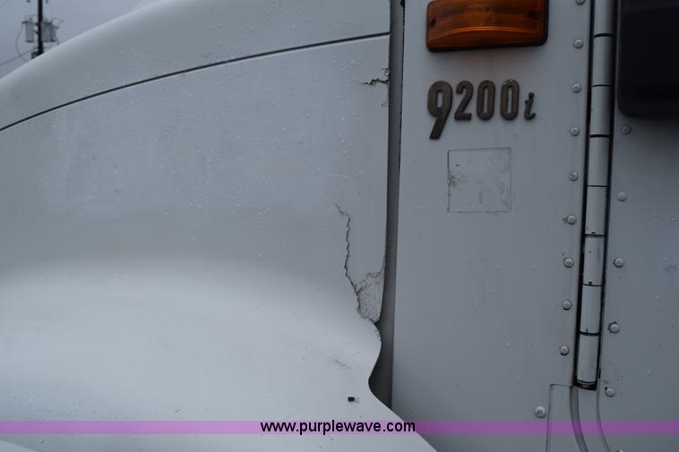 image for item K2312 2007 International 9200i semi truck