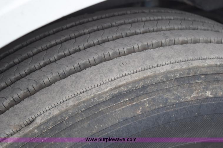 image for item K2312 2007 International 9200i semi truck