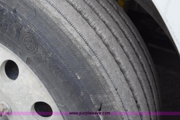 image for item K2312 2007 International 9200i semi truck