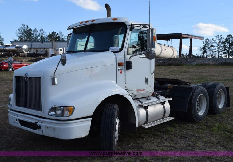 image for item K2318 2007 International 9200i semi truck