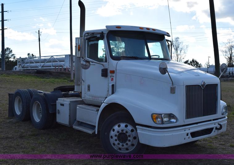 image for item K2318 2007 International 9200i semi truck