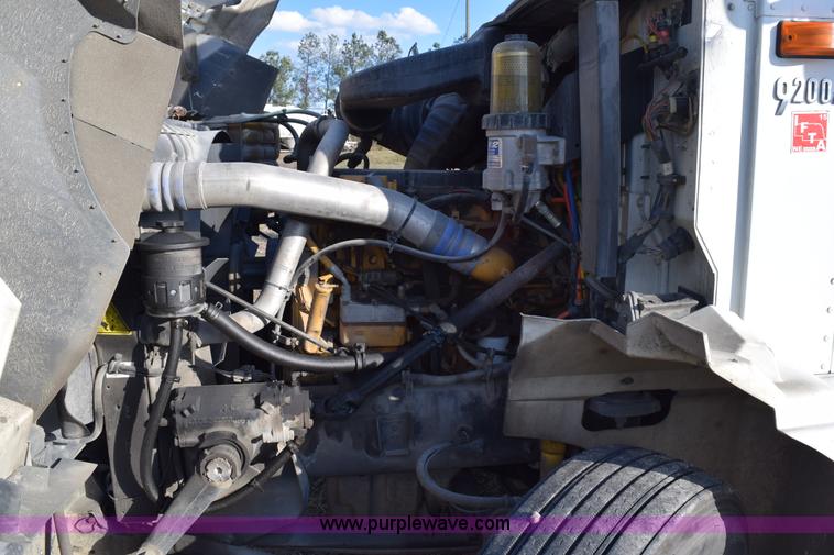 image for item K2318 2007 International 9200i semi truck