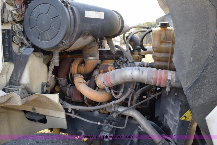 image for item K2318 2007 International 9200i semi truck