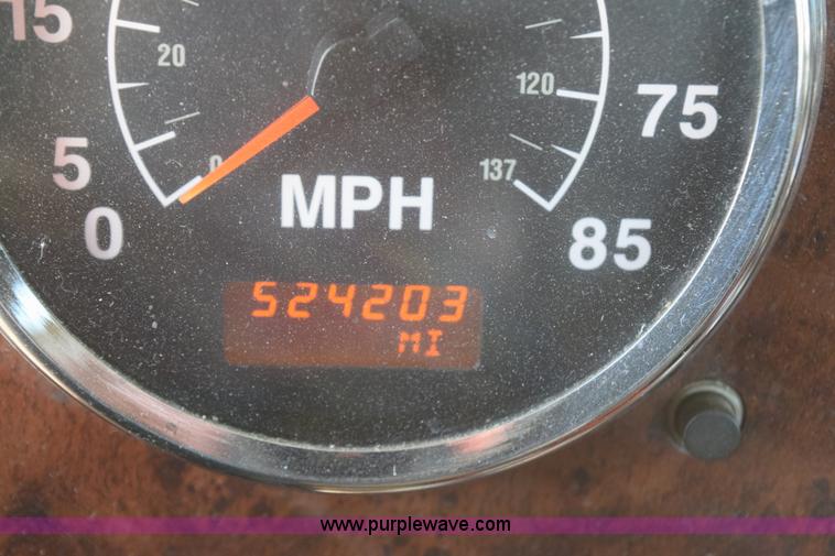 image for item K2318 2007 International 9200i semi truck