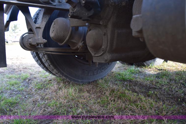 image for item K2318 2007 International 9200i semi truck