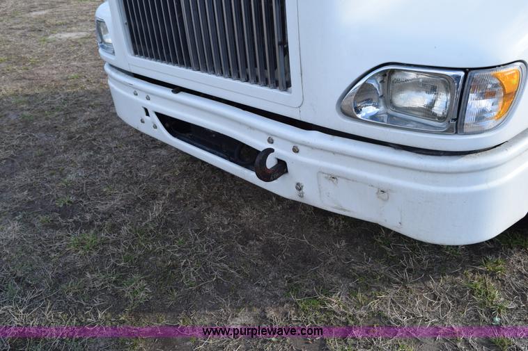 image for item K2318 2007 International 9200i semi truck