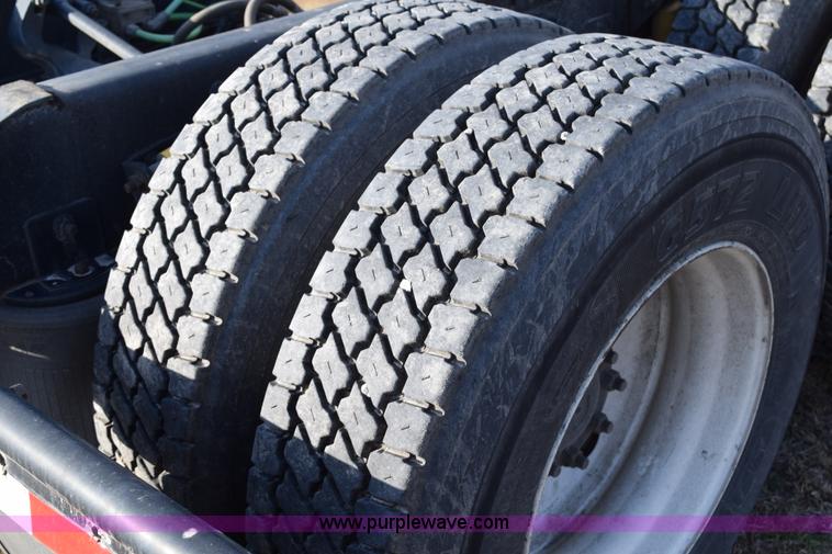 image for item K2318 2007 International 9200i semi truck