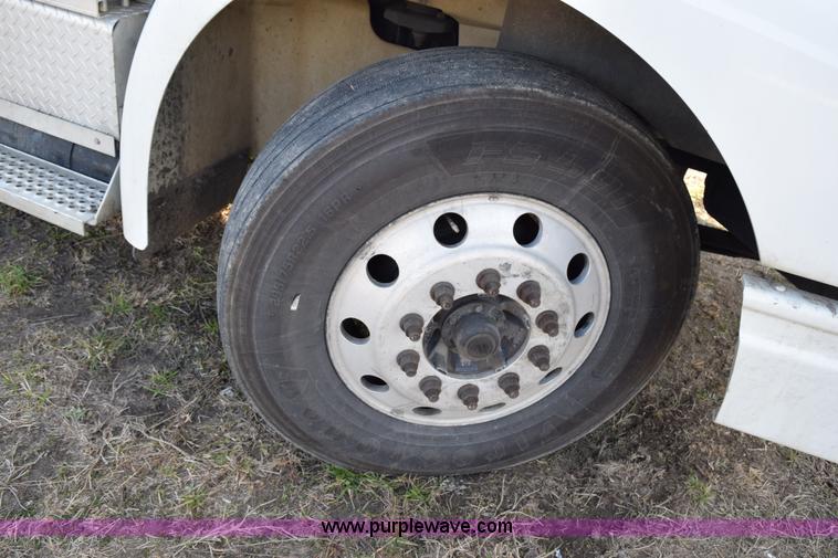 image for item K2318 2007 International 9200i semi truck