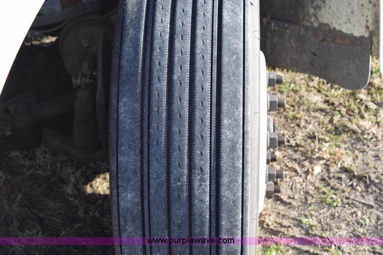 image for item K2318 2007 International 9200i semi truck