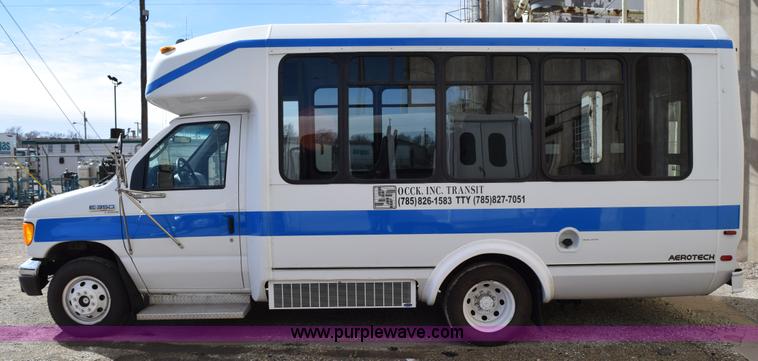 image for item K2323 2006 Ford E350 Super Duty bus