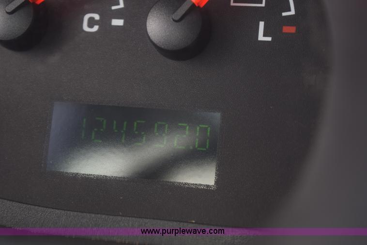 image for item K2323 2006 Ford E350 Super Duty bus