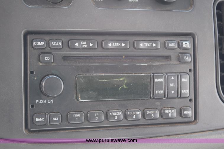 image for item K2323 2006 Ford E350 Super Duty bus