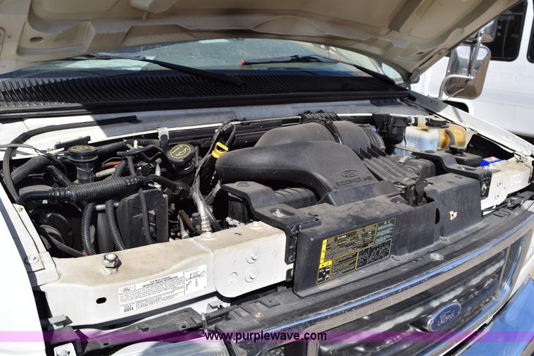image for item K2323 2006 Ford E350 Super Duty bus