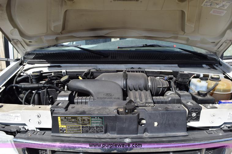image for item K2323 2006 Ford E350 Super Duty bus
