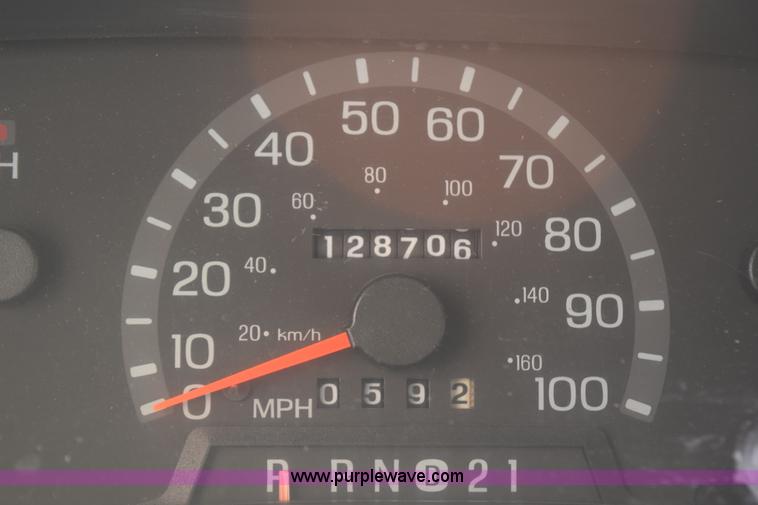 image for item K2324 2002 Ford Econoline E450 bus